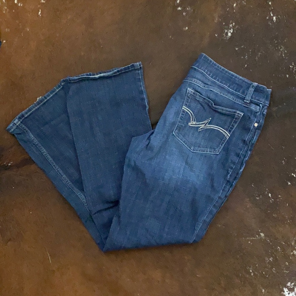 Women’s wrangler boot cut jeans size 13 32” inseam